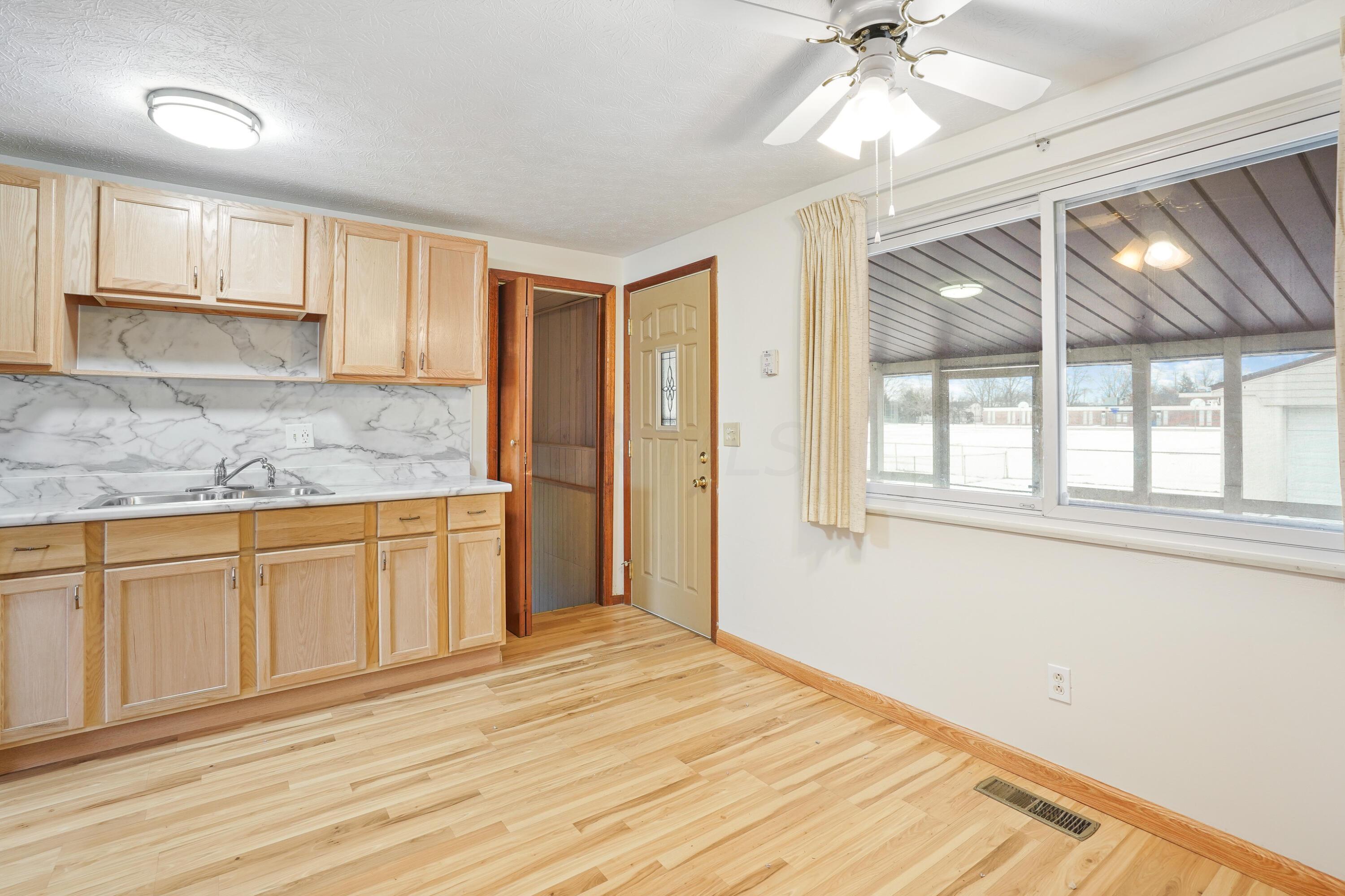 1847 Brookfield Road Columbus, OH 43229 - Photo 10 of 26 Gallery Image 10