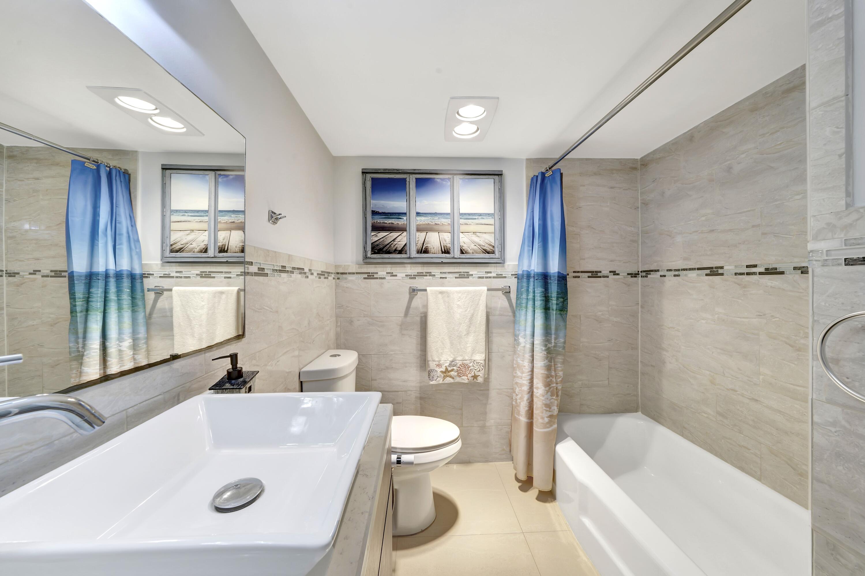 1111 South Ocean Boulevard, Unit 319 Boca Raton, FL 33432 - Photo 27 of 49 Guest Bth - 1111 S. Ocean Blvd. 319 Boca