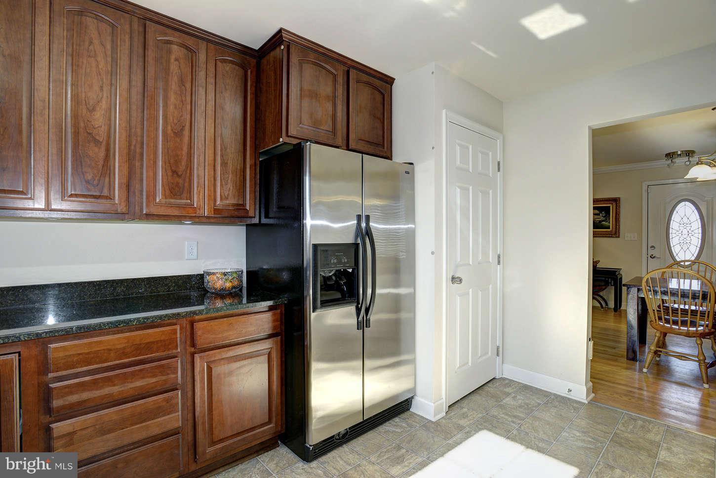 9804 Hawkins Creamery Road Damascus, MD 20872 - Photo 8 of 30 Kitchen