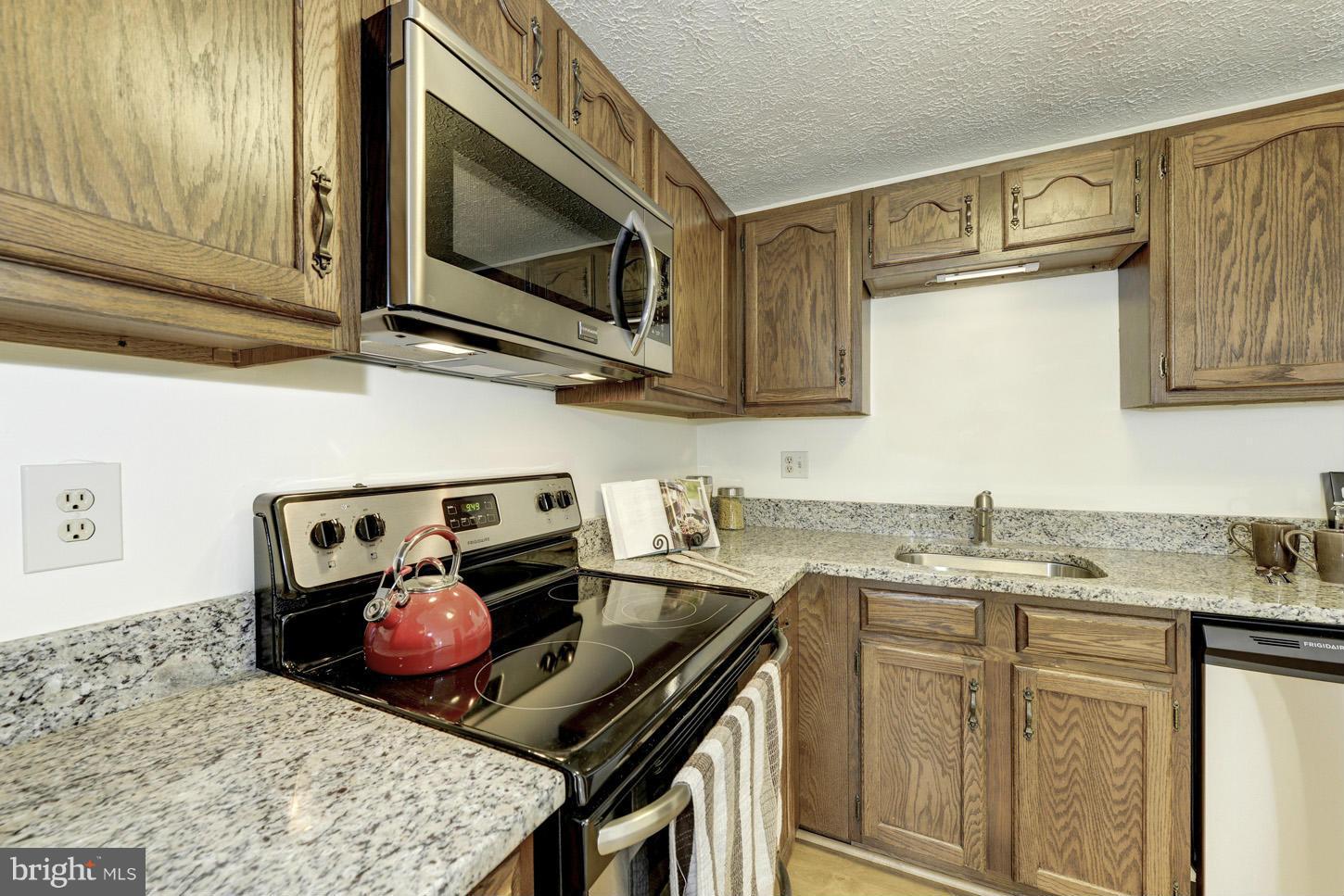 11225 Legato Way Silver Spring, MD 20901 - Photo 8 of 23 Kitchen