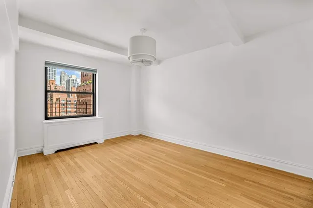 $1,379,000 | 240 East 79th Street, Unit 11A | Upper East Side