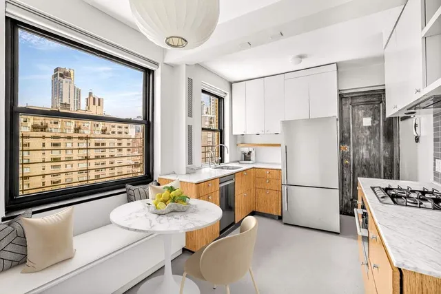 $1,379,000 | 240 East 79th Street, Unit 11A | Upper East Side