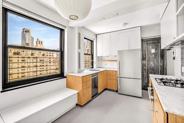 $1,379,000 | 240 East 79th Street, Unit 11A | Upper East Side