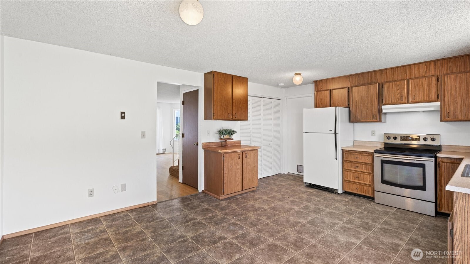 4518 Southwest 320th Street, Unit A Federal Way, WA 98023 - Photo 11 of 34