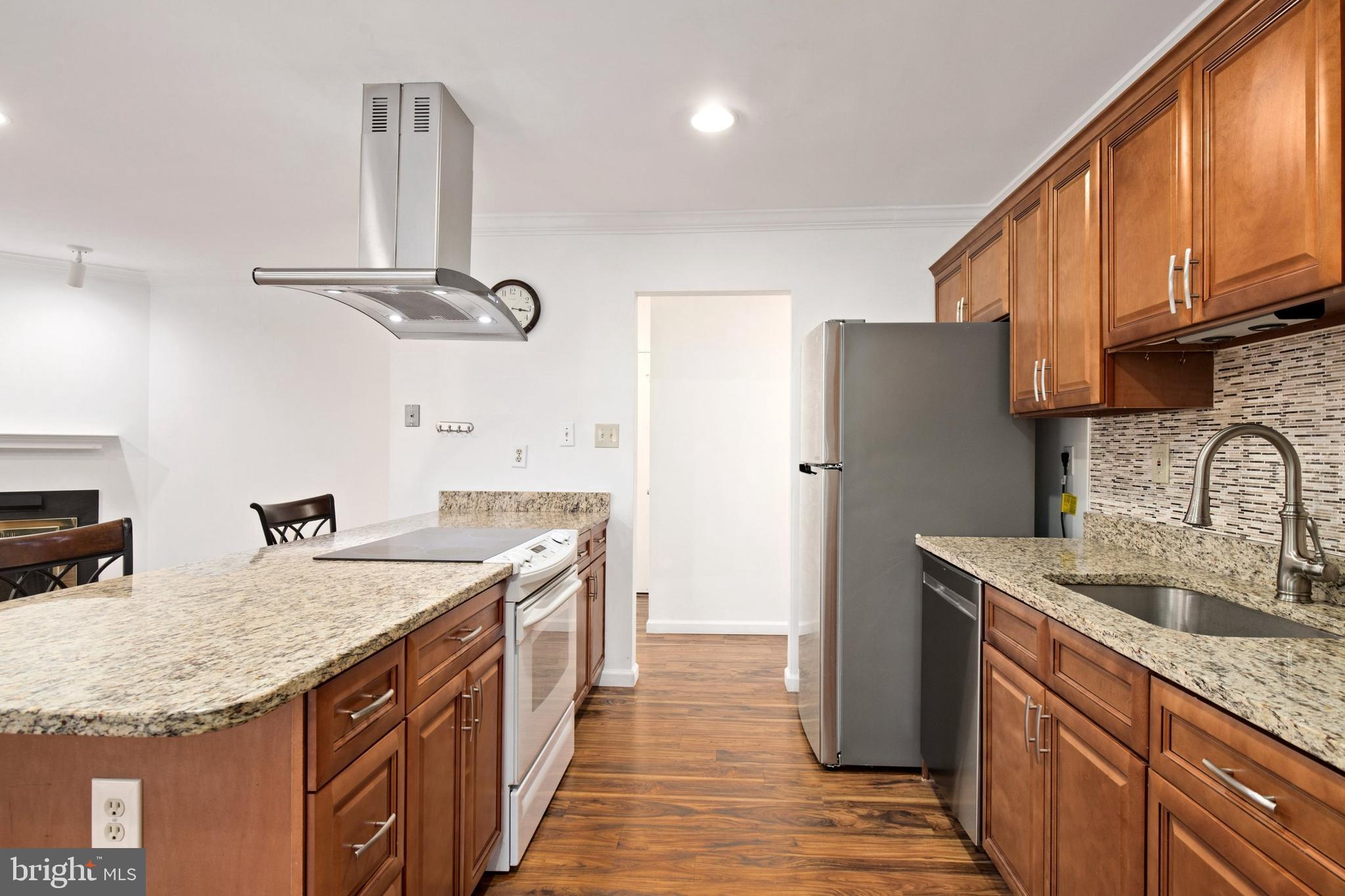 1933 Red Lion Court Reston, VA 20191 - Photo 8 of 26 Gallery Image 8