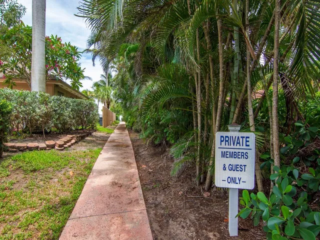 a sign that is on the side of the road