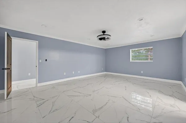 $6,000 | 15775 North Miami Avenue, Miami, FL 33162