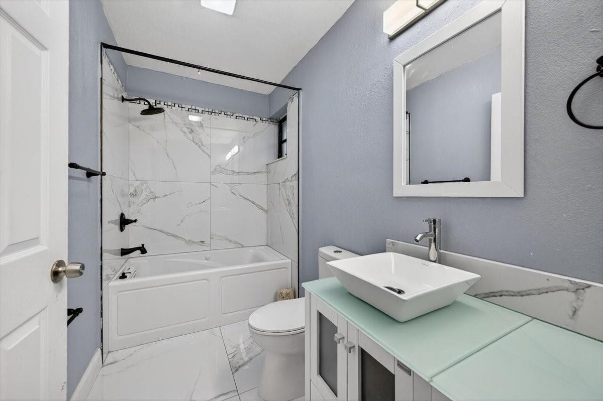 15775 North Miami Avenue Miami, FL 33162 - Photo 16 of 31 Photo 16