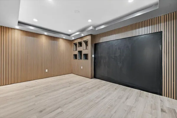 $6,000 | 15775 North Miami Avenue, Miami, FL 33162