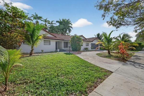 $6,000 | 15775 North Miami Avenue, Miami, FL 33162