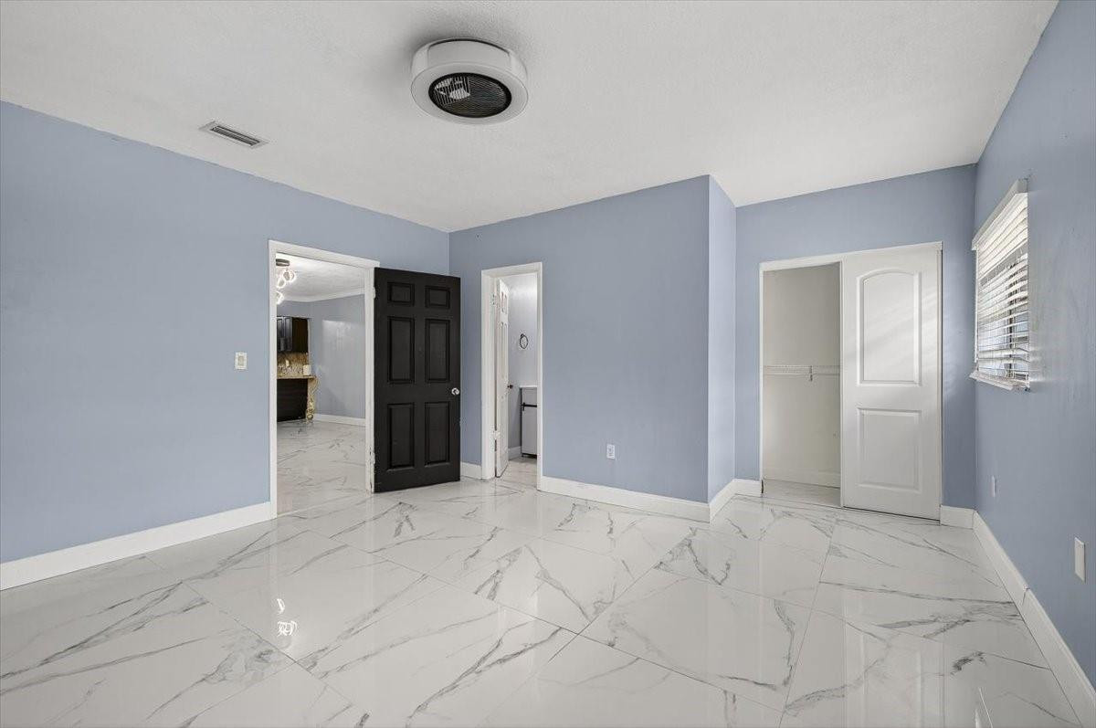 15775 North Miami Avenue Miami, FL 33162 - Photo 23 of 31 Photo 23