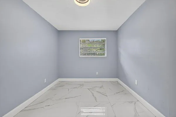 $6,000 | 15775 North Miami Avenue, Miami, FL 33162