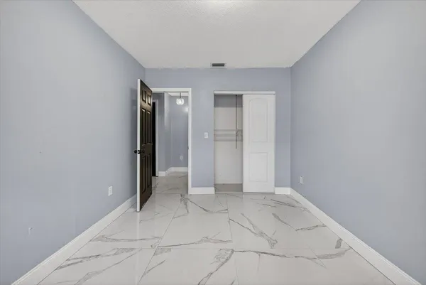 $6,000 | 15775 North Miami Avenue, Miami, FL 33162