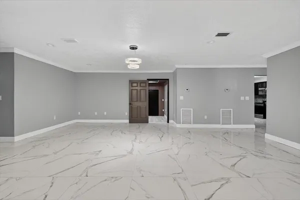 $6,000 | 15775 North Miami Avenue, Miami, FL 33162