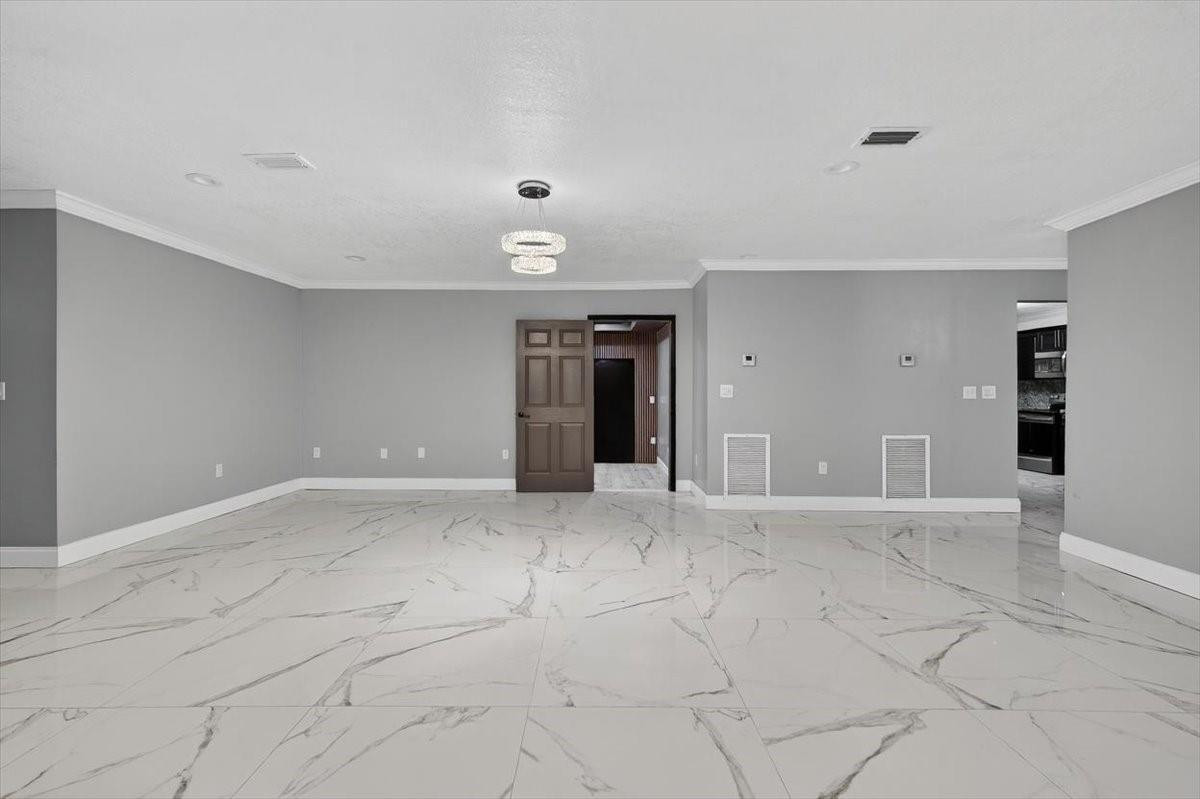 15775 North Miami Avenue Miami, FL 33162 - Photo 3 of 31 Photo 3