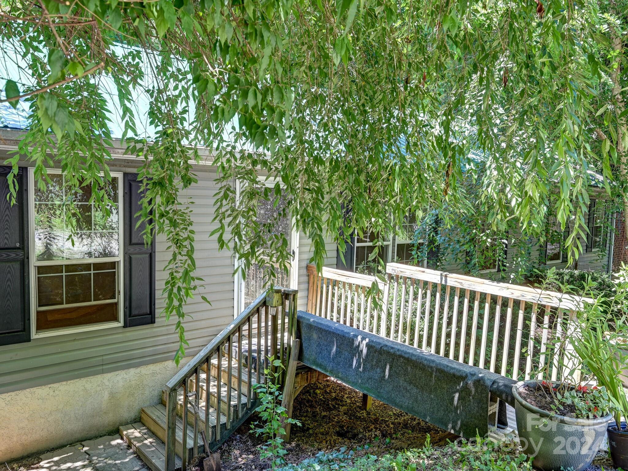 129 Glen View Road Arden, NC 28704 - Photo 2 of 25 Gallery Image 2