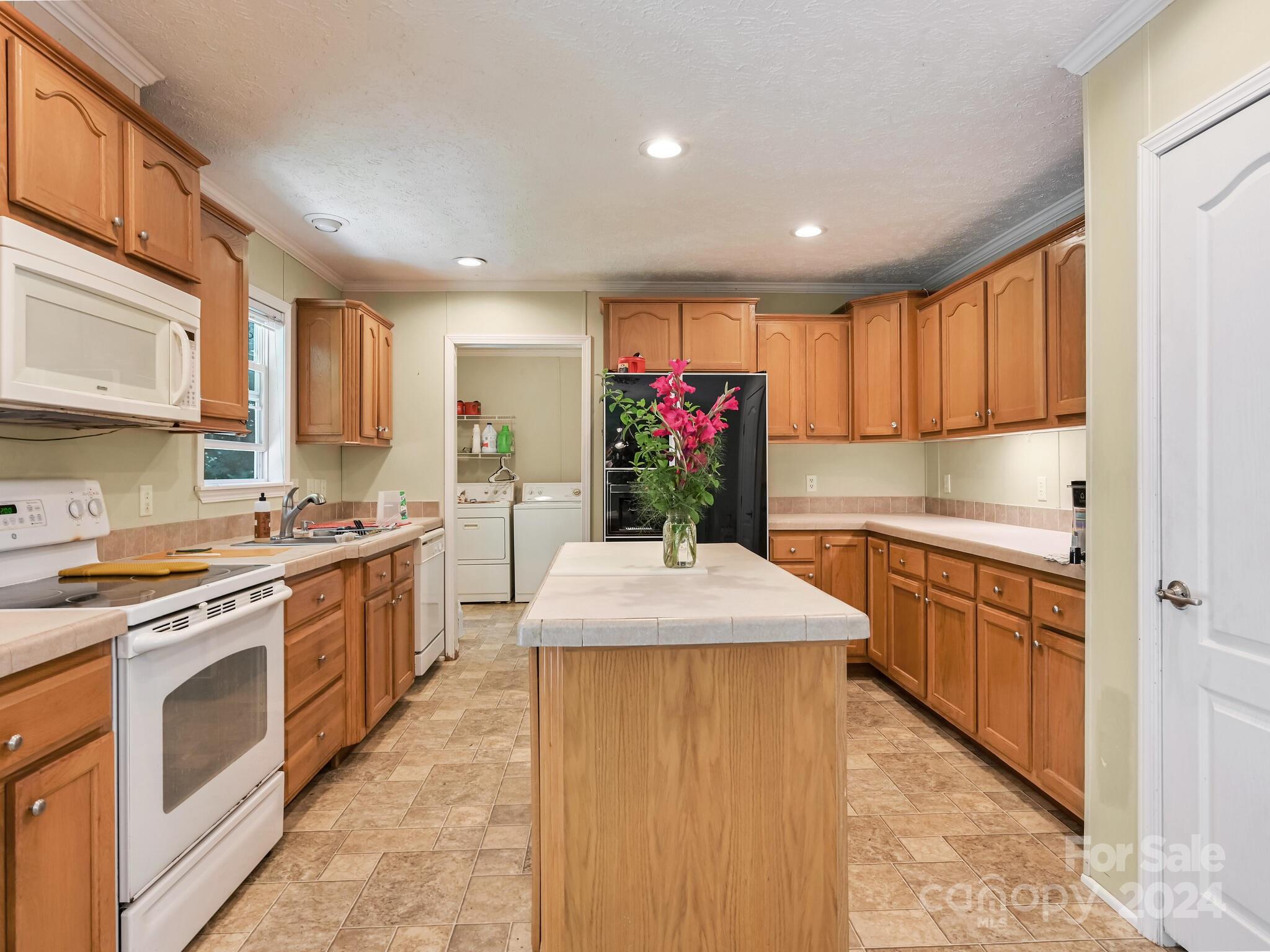 129 Glen View Road Arden, NC 28704 - Photo 4 of 25 Gallery Image 4