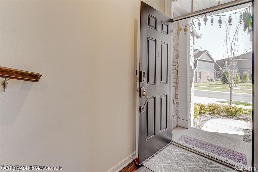 43646 Prospect Lane Novi, MI 48375 - Photo 5 of 39