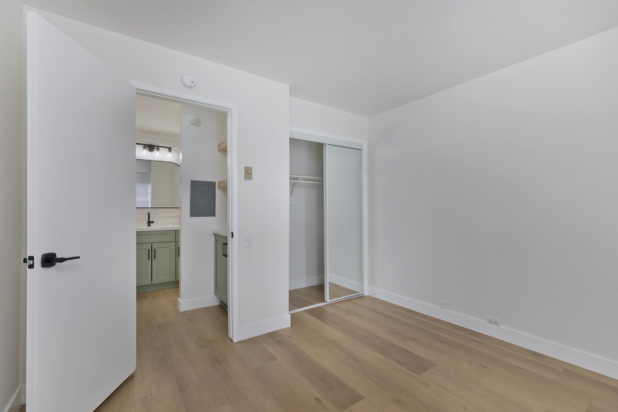152 Viewpoint Road, Unit 105 Mammoth Lakes, CA 93546 - Photo 20 of 29 wooden floor in an empty room