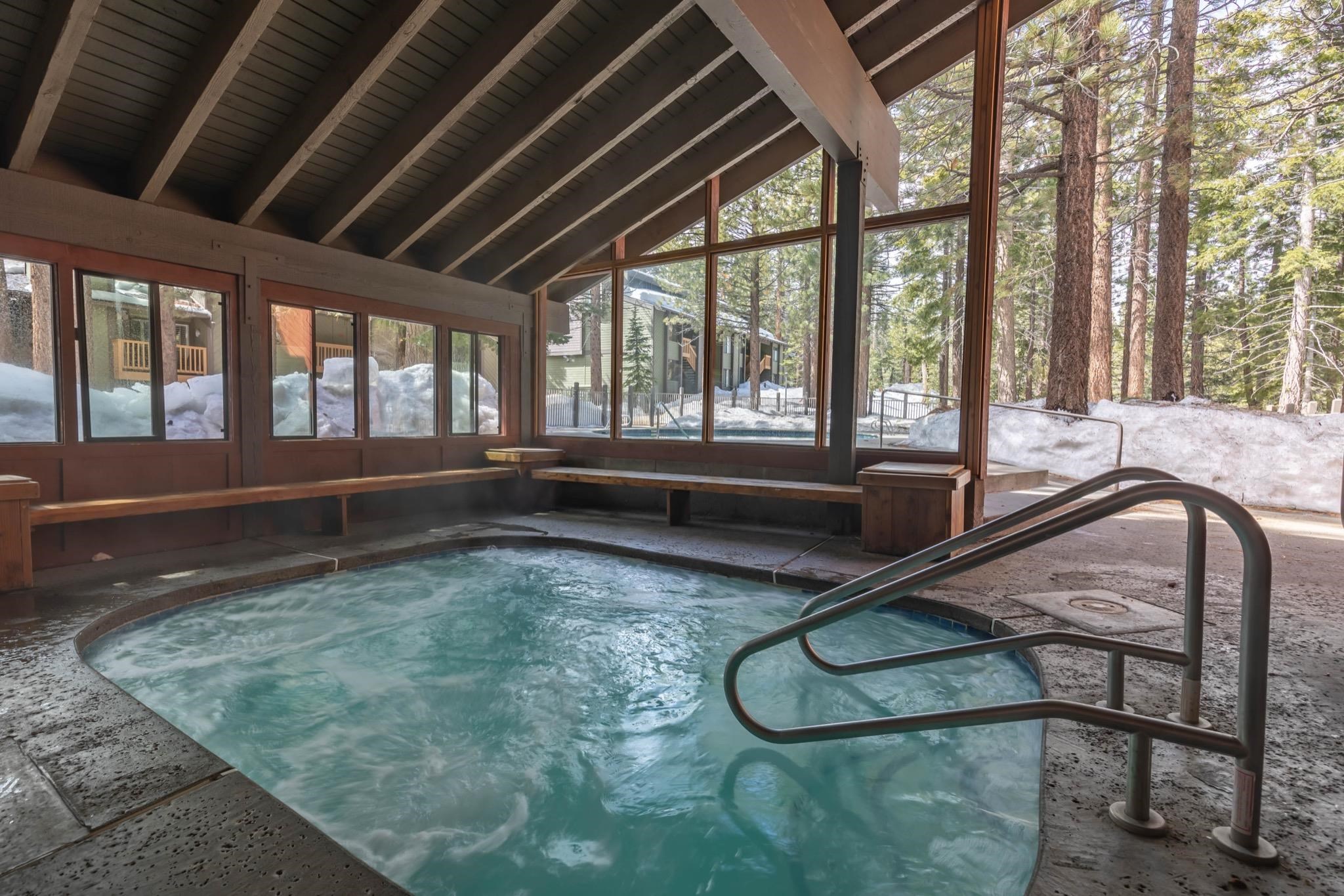 152 Viewpoint Road, Unit 105 Mammoth Lakes, CA 93546 - Photo 21 of 29 a room with furniture and windows