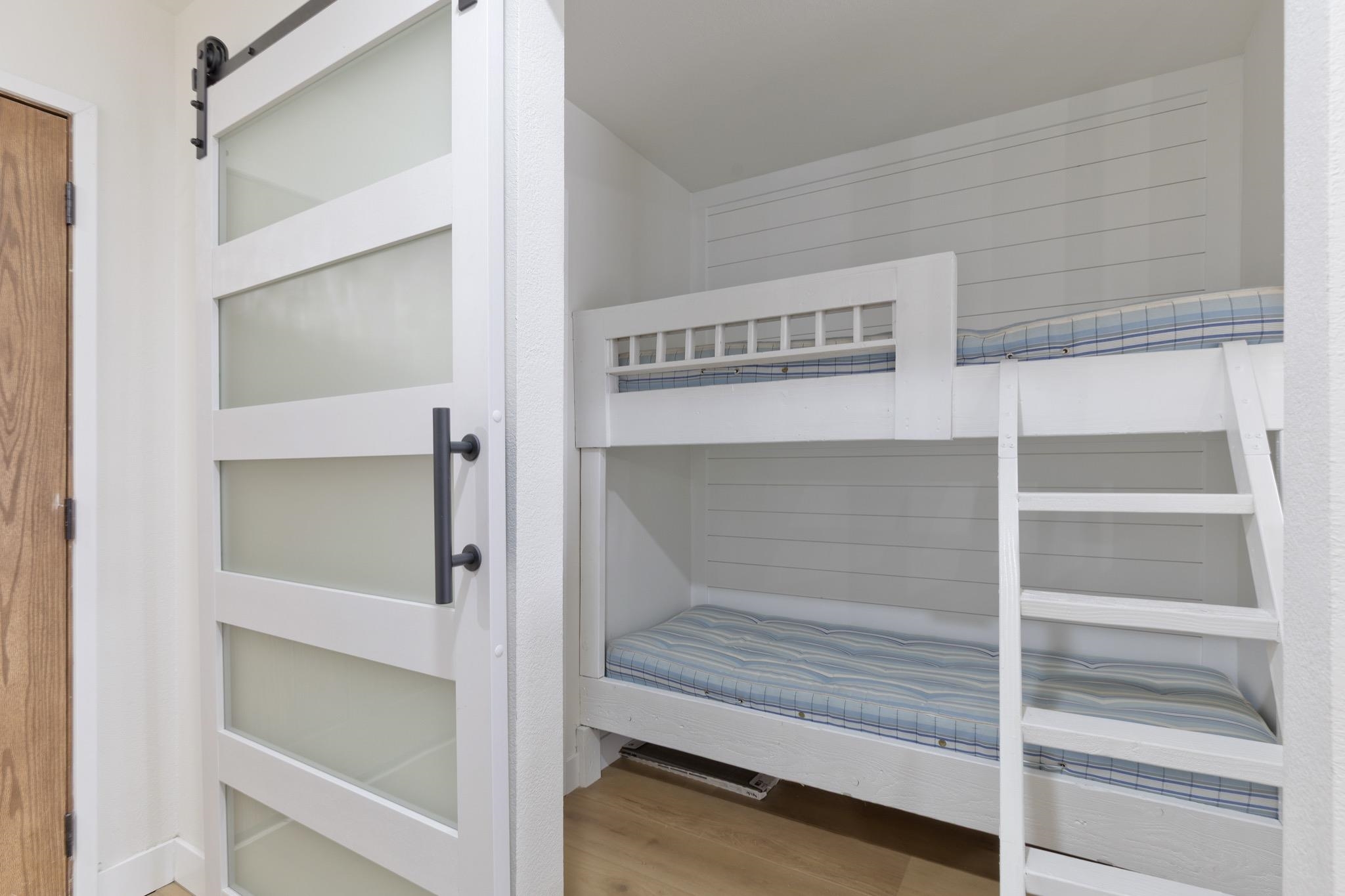 152 Viewpoint Road, Unit 105 Mammoth Lakes, CA 93546 - Photo 4 of 29