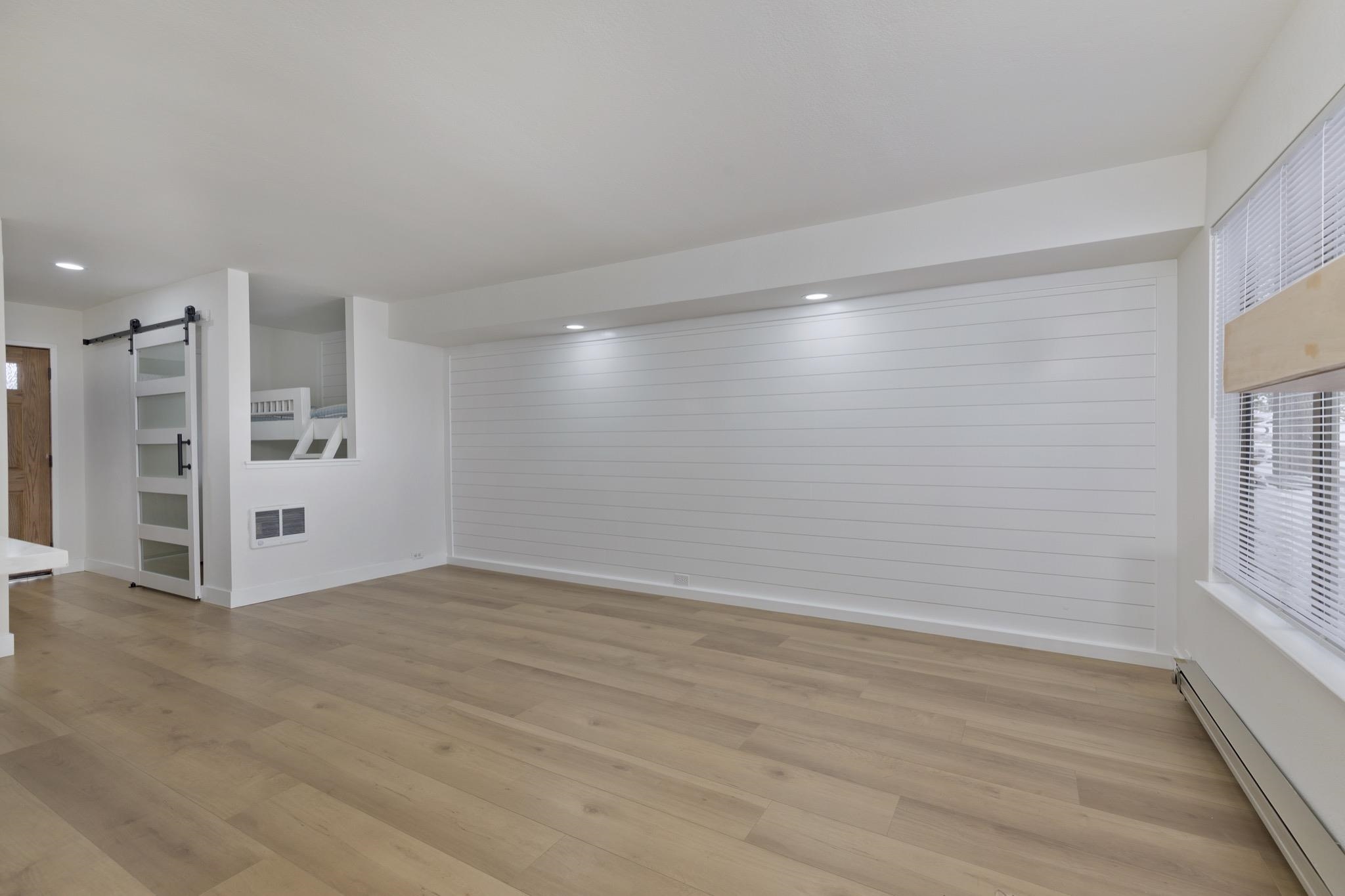 152 Viewpoint Road, Unit 105 Mammoth Lakes, CA 93546 - Photo 6 of 29 a view of an empty room with a window