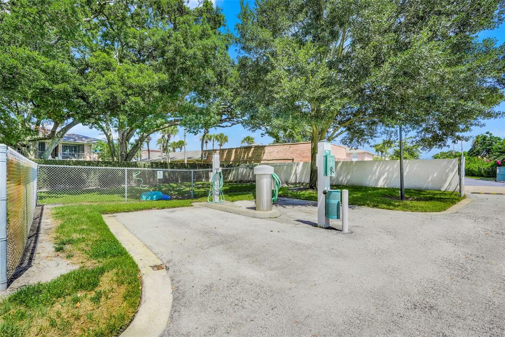 4224 Lake Underhill Road, Unit 8B8 Orlando, FL 32803 - Photo 41 of 47 a view of a park with a large trees