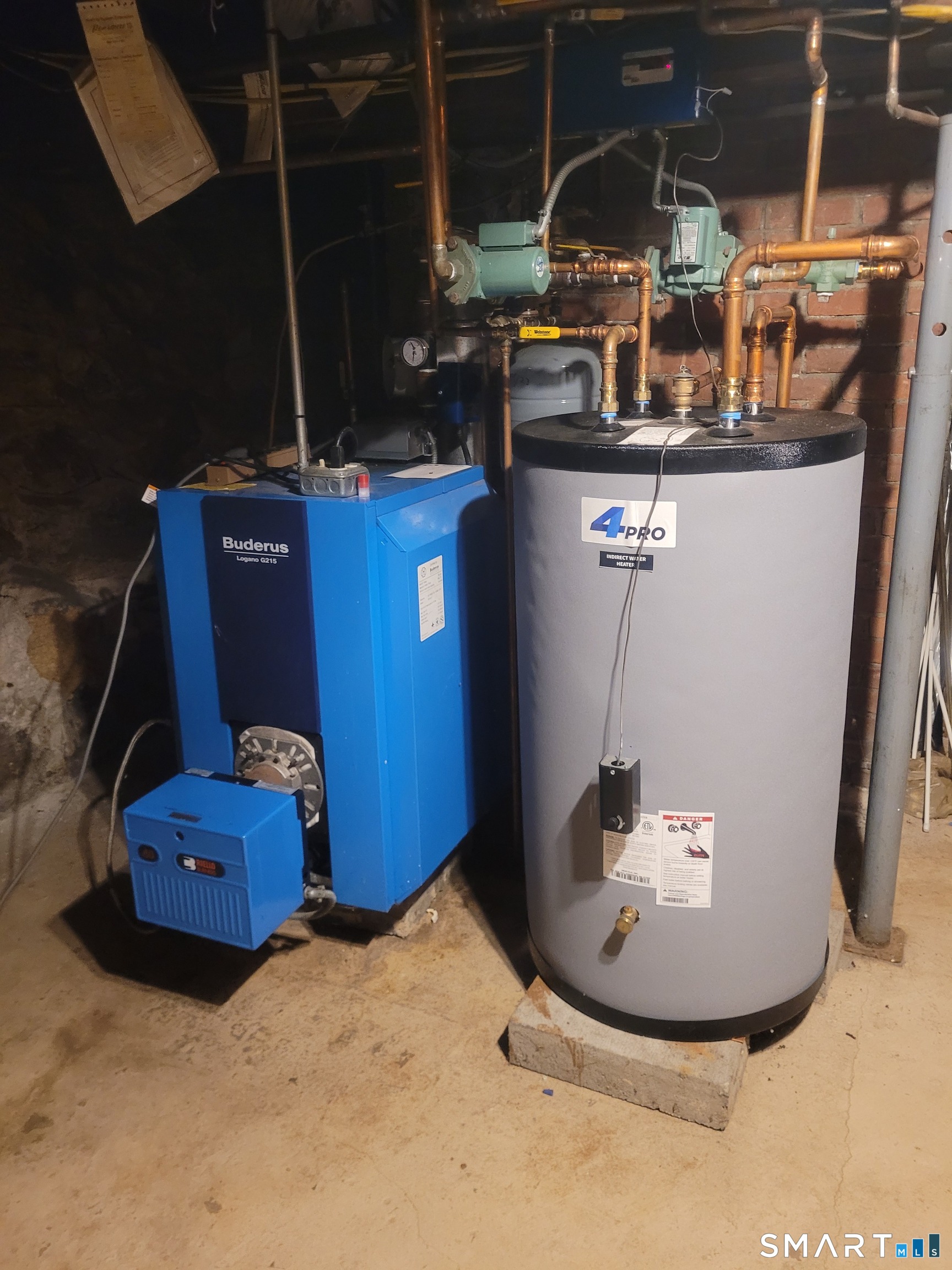 123 Bridge Street Groton, CT 06340 - Photo 21 of 22 a view of a living room with furniture