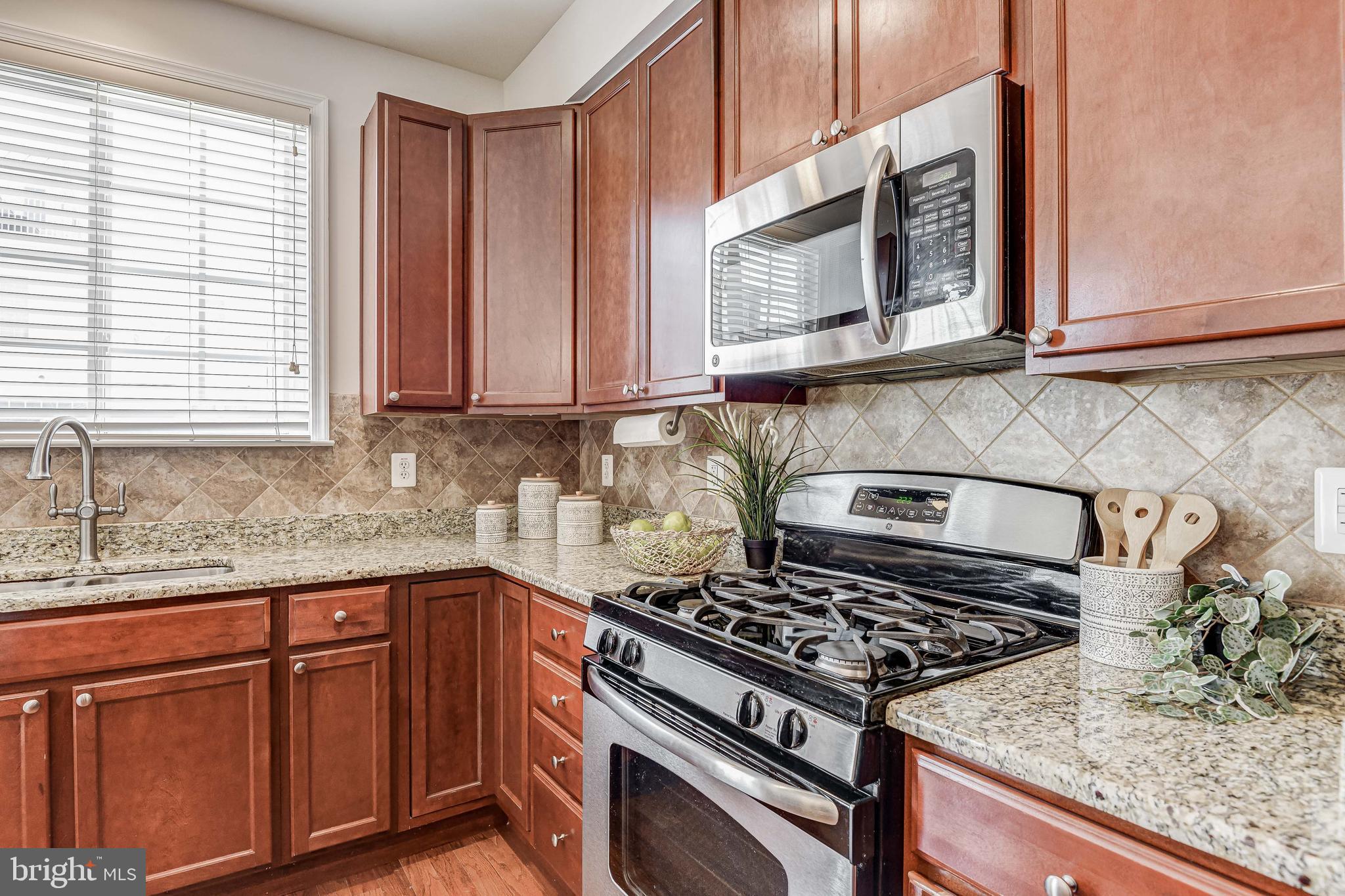 1306 Decatur Street Baltimore, MD 21230 - Photo 21 of 45 Stainless Appliances