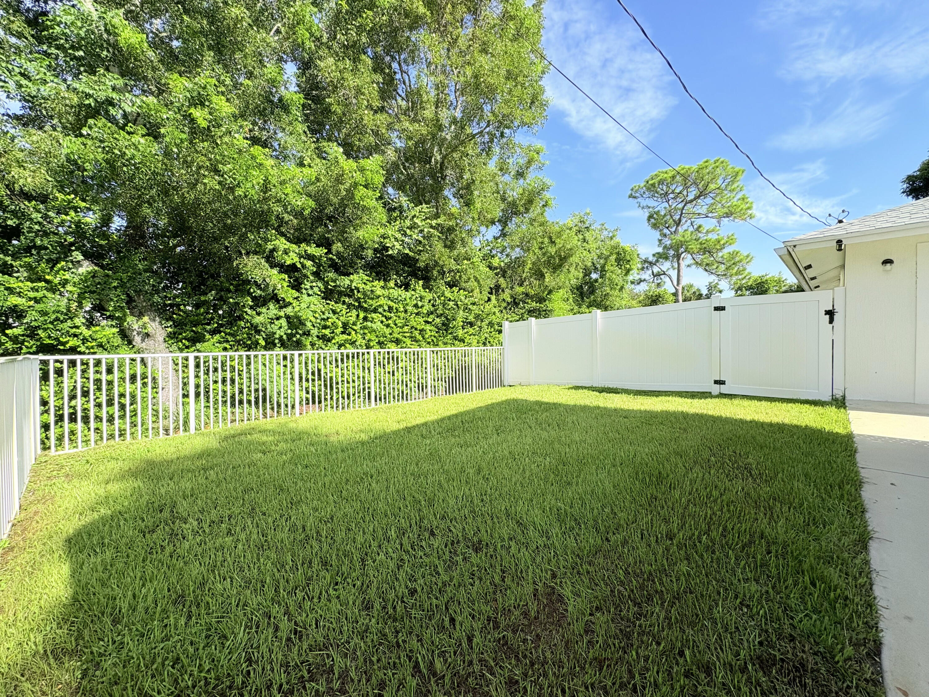 6539 Alexander Road West Palm Beach, FL 33413 - Photo 47 of 51 47
