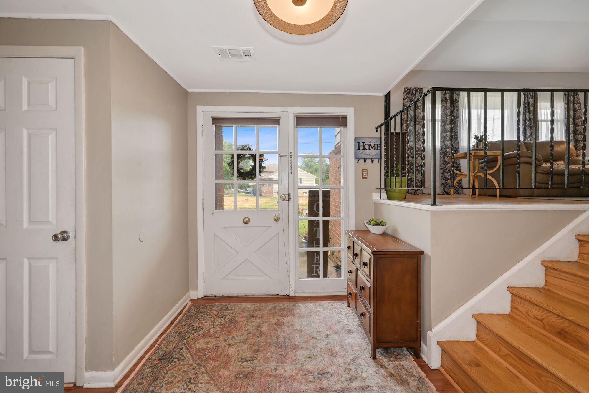 805 Richard Road Cherry Hill, NJ 08034 - Photo 4 of 32