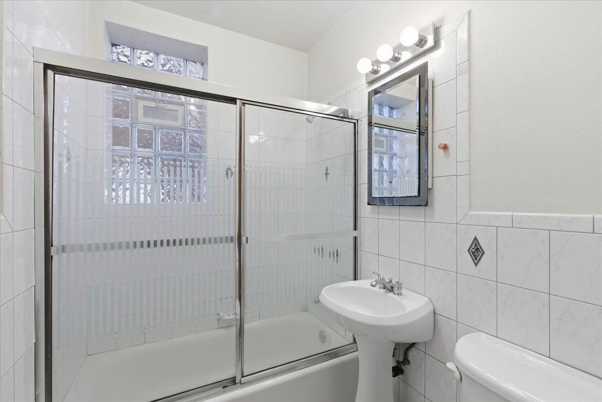4518 North Sheridan Road, Unit 2C Chicago, IL 60640 - Photo 6 of 8