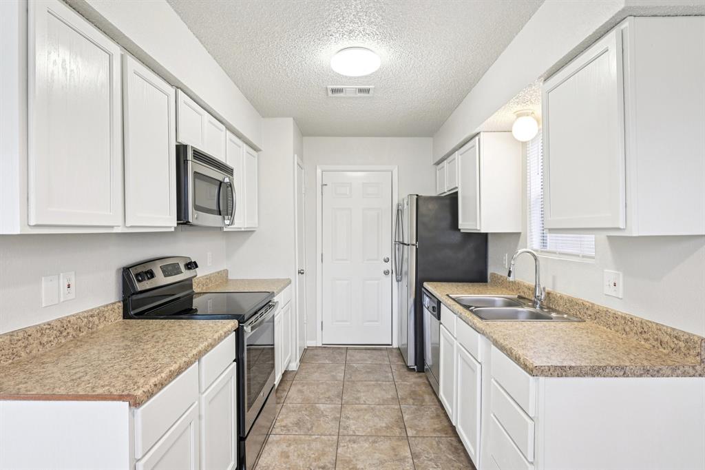 1209 Pin Oak Drive Denton, TX 76209 - Photo 2 of 27