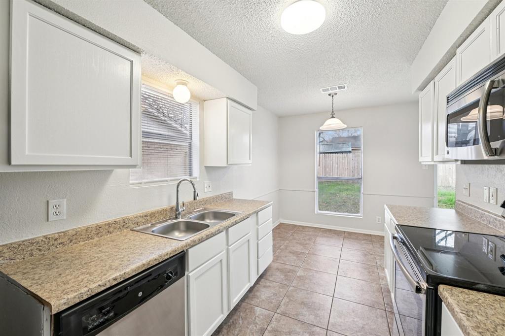 1209 Pin Oak Drive Denton, TX 76209 - Photo 3 of 27