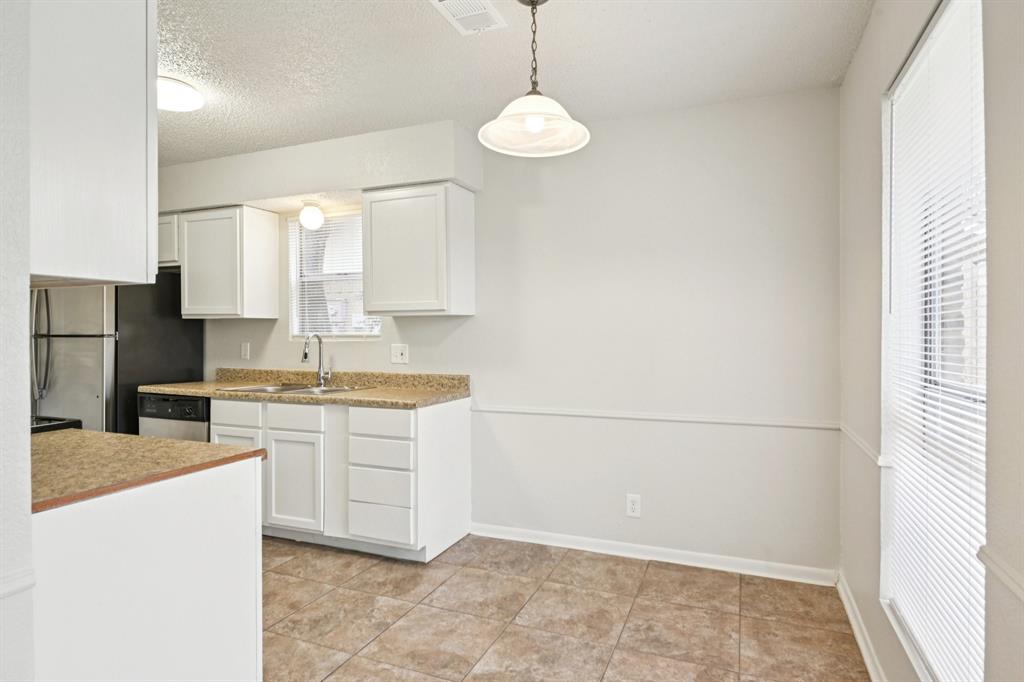 1209 Pin Oak Drive Denton, TX 76209 - Photo 5 of 27