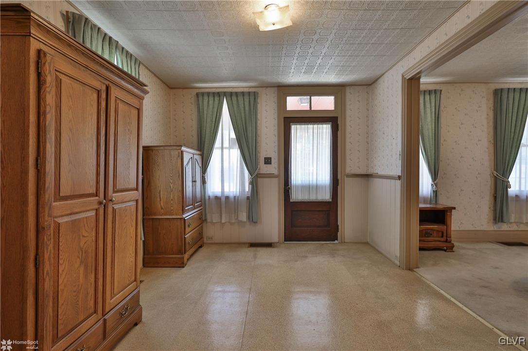 15843 East Kutztown Road Mertztown, PA 19539 - Photo 5 of 28