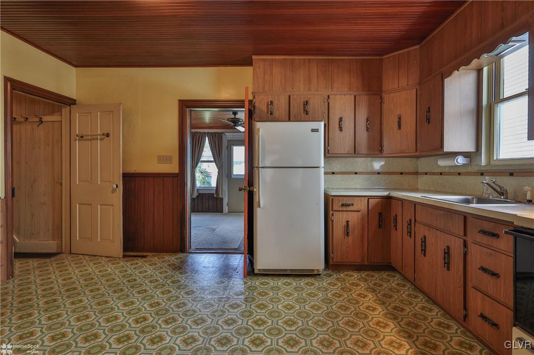 15843 East Kutztown Road Mertztown, PA 19539 - Photo 8 of 28