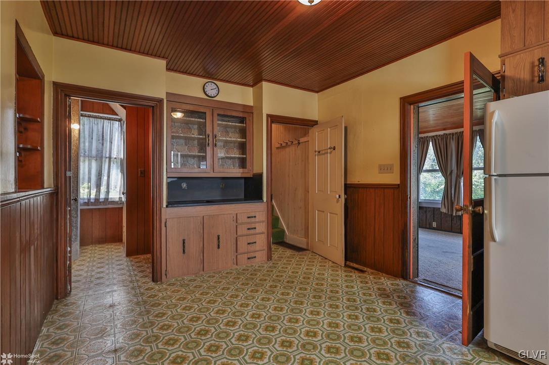 15843 East Kutztown Road Mertztown, PA 19539 - Photo 9 of 28