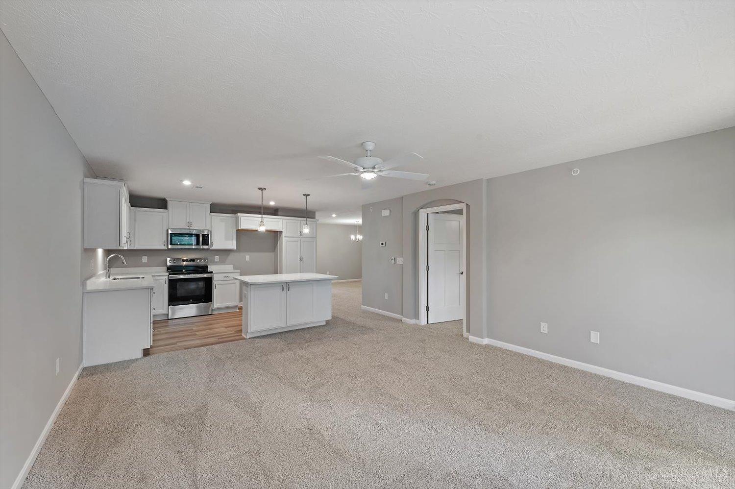 621 Tradition Ridge, Unit 80202 Cincinnati, OH 45245 - Photo 4 of 24 Gallery Image 4