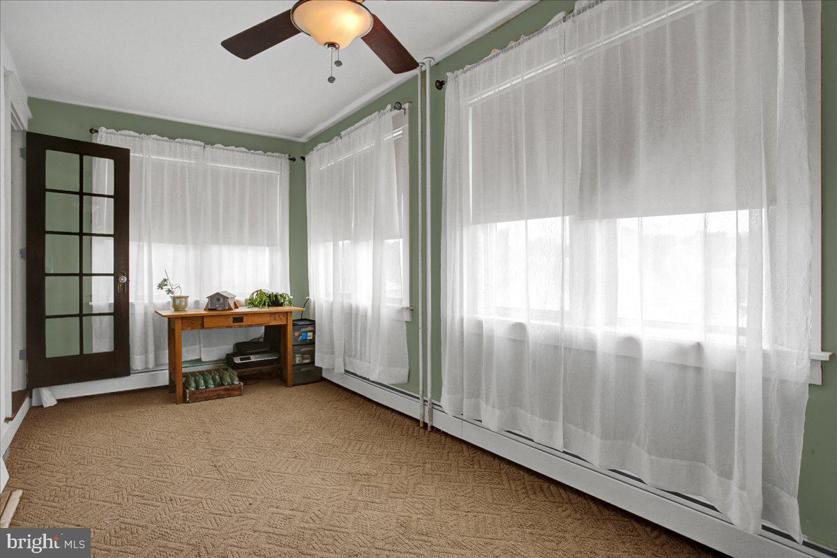 1336 Brooke Boulevard Reading, PA 19607 - Photo 14 of 29 BONUS: SUN PORCH-access thru kitchen & Living room