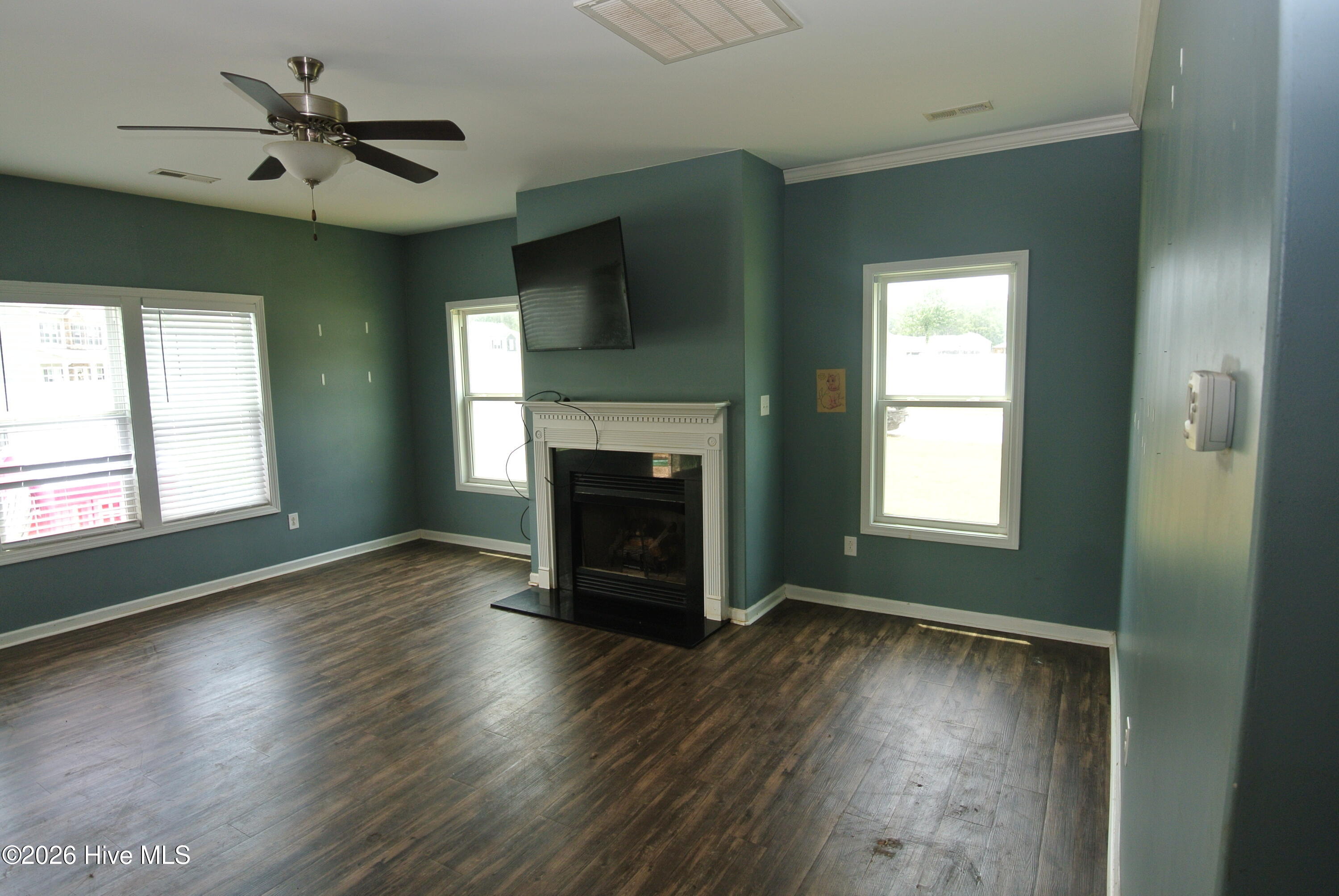 315 Station House Road New Bern, NC 28562 - Photo 8 of 28 Living room
