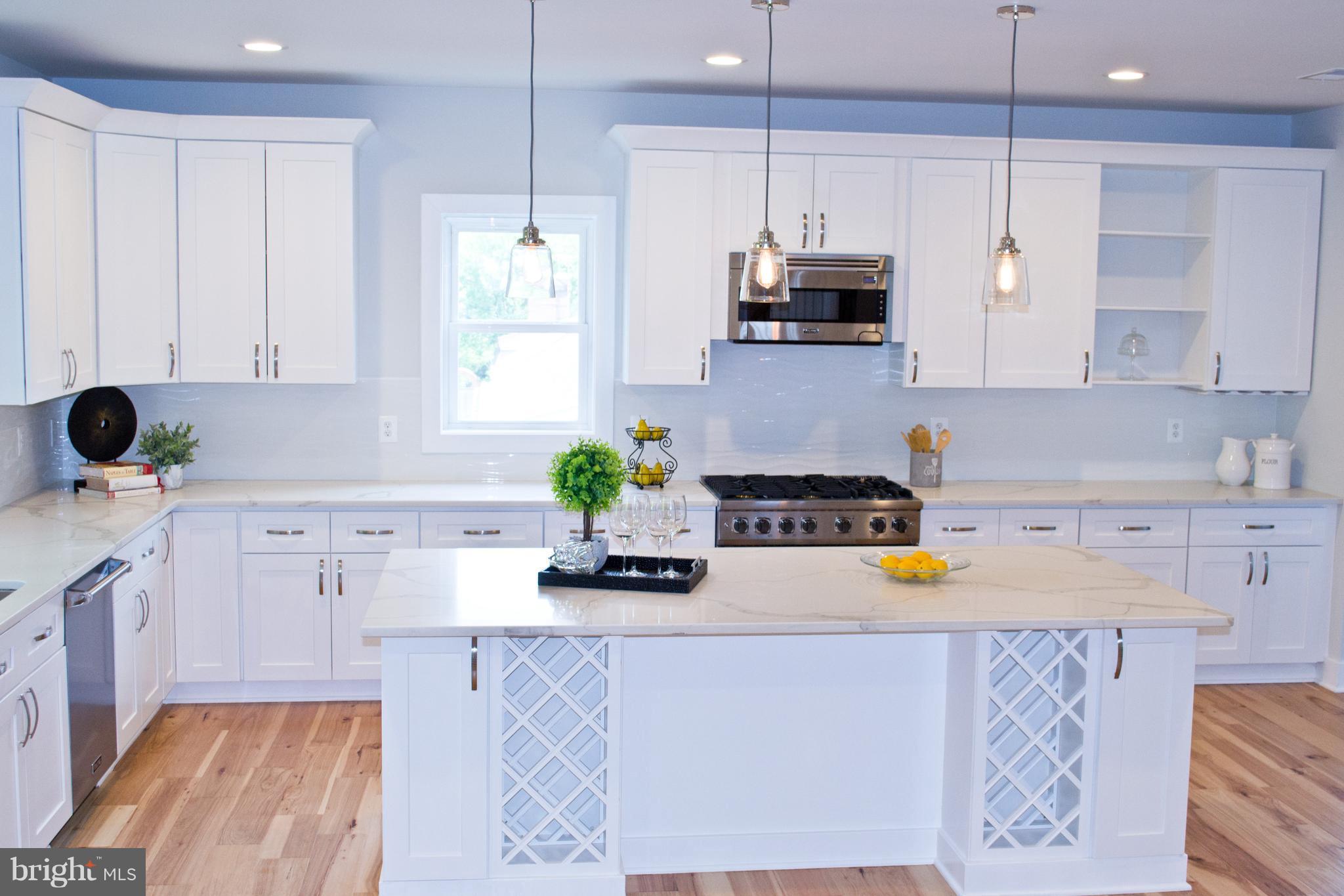 1901 Anderson Road Falls Church, VA 22043 - Photo 3 of 30 Gourmet kitchen w/Viking Pro SS Appliances
