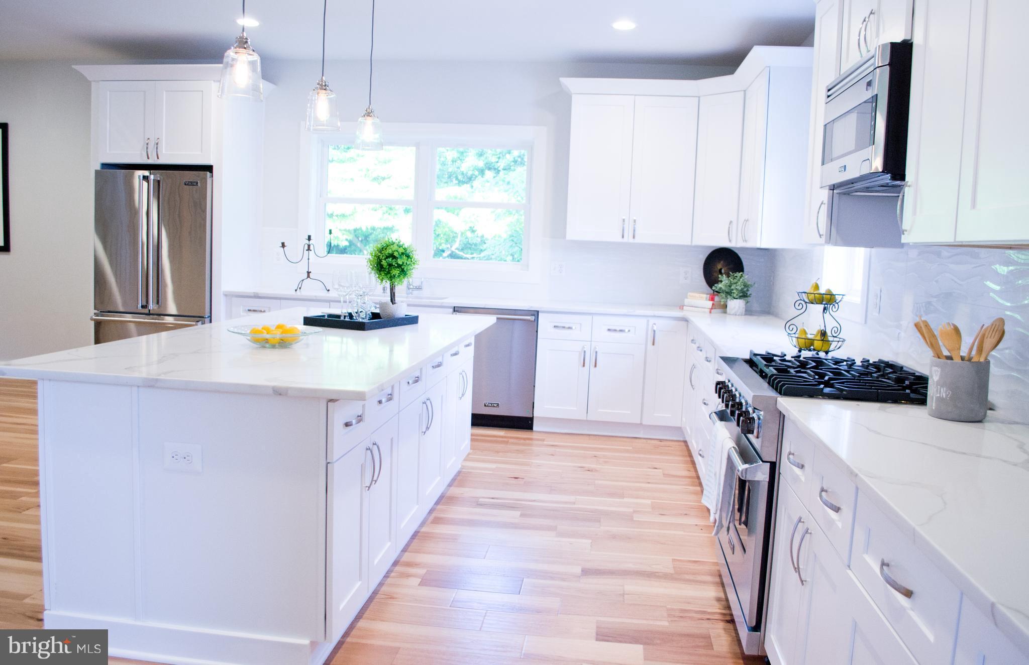 1901 Anderson Road Falls Church, VA 22043 - Photo 5 of 30 Gourmet kitchen w/Viking Pro SS Appliances
