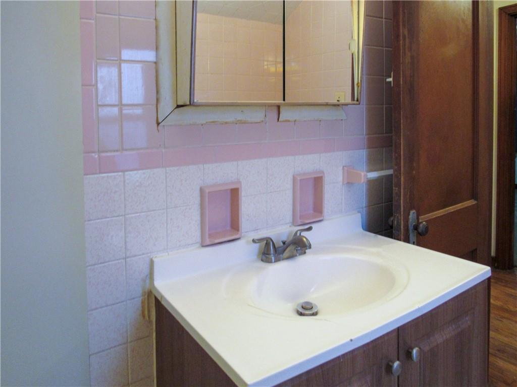 621 3rd Street North Versailles, PA 15137 - Photo 12 of 39