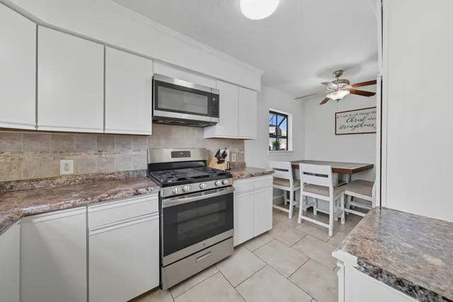 $305,000 | 439 Pompano Street, Bayou Vista, TX 77563