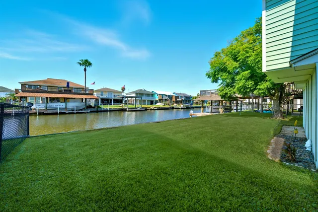 $305,000 | 439 Pompano Street, Bayou Vista, TX 77563