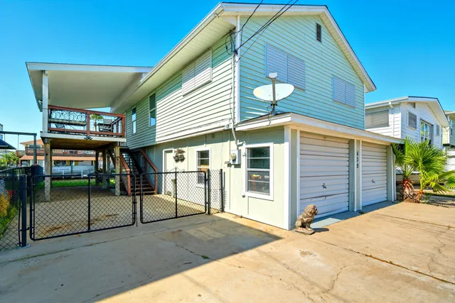 $305,000 | 439 Pompano Street, Bayou Vista, TX 77563