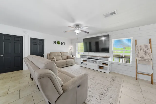 $305,000 | 439 Pompano Street, Bayou Vista, TX 77563