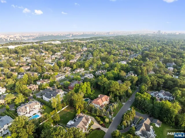 $3,849,000 | 71 Roberts Road, Englewood Cliffs, NJ 07632