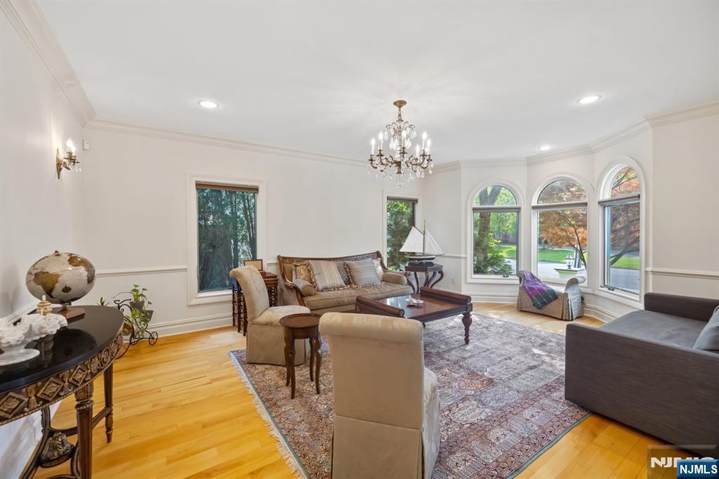 71 Roberts Road Englewood Cliffs, NJ 07632 - Photo 5 of 38